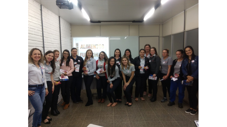 A empresa apoia a campanha do Outubro Rosa, que tem o objetivo principal de alertar sobre a importância da prevenção e do diagnóstico precoce do câncer de mama e também o cuidado geral com a saúde da mulher. Em parceria com o Sest Senat Carazinho tivemos uma palestra com a nutricionista Pâmela Tombini sobre alimentação saudável e alimentos com ação preventiva contra o câncer. Também tivemos ginástica laboral com a fisioterapeuta Caroline Kirinus. 