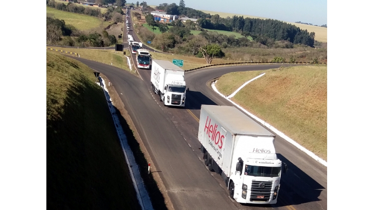 Ocorreu neste domingo, 23/07, a tradicional procissão motorizada em honra a São Cristóvão, padroeiro e Santo protetor dos motoristas.
As festividades ocorridas em Carazinho/RS iniciaram às 09 horas com uma missa junto ao Santuário de São Cristóvão localizado às margens da BR 386. Em seguida foram percorridos cerca de 10km entre o Santuário e a Paróquia Nossa Senhora de Fátima, local onde os carros receberam as bençãos e posteriormente foi servido almoço para encerrar as festividades.

A empresa Helios Coletivos e Cargas Ltda., participou da procissão com alguns caminhões, ônibus e carros comerciais.